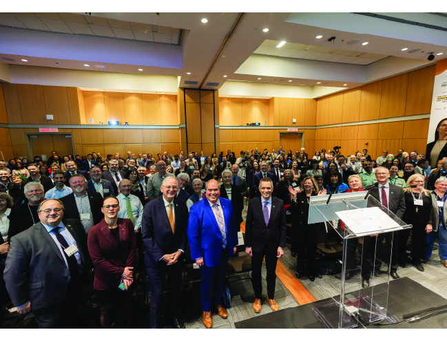 Foule présente pour la remise a Montfort
