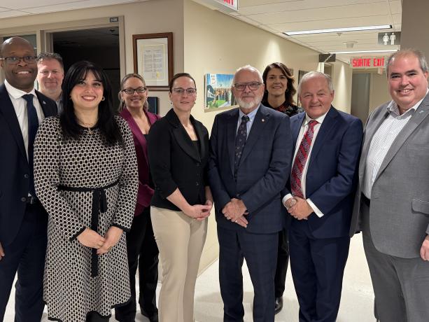 Photo de groupe le jour de la signature